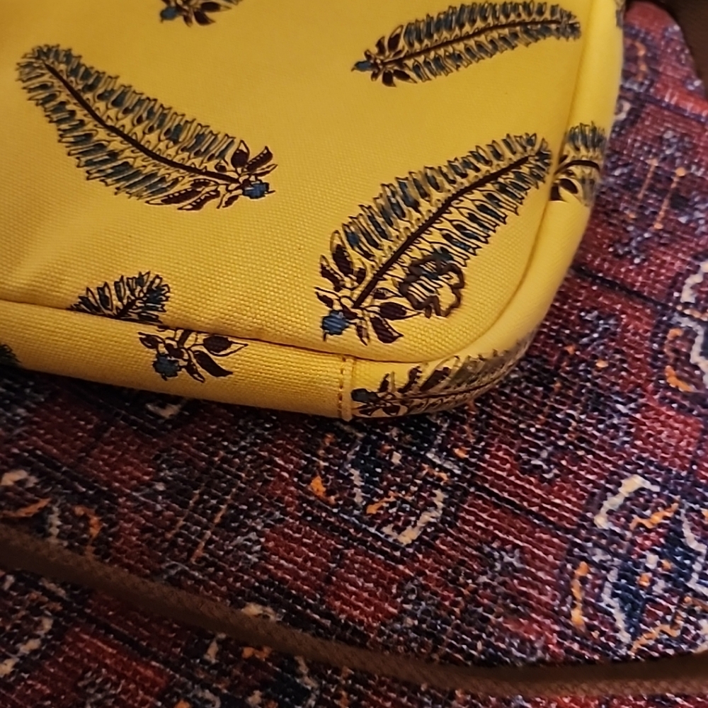 Lucky Brand padded Laptop Canvas Bag carry/crossbody blue feather pattern rare! - Picture 3 of 16